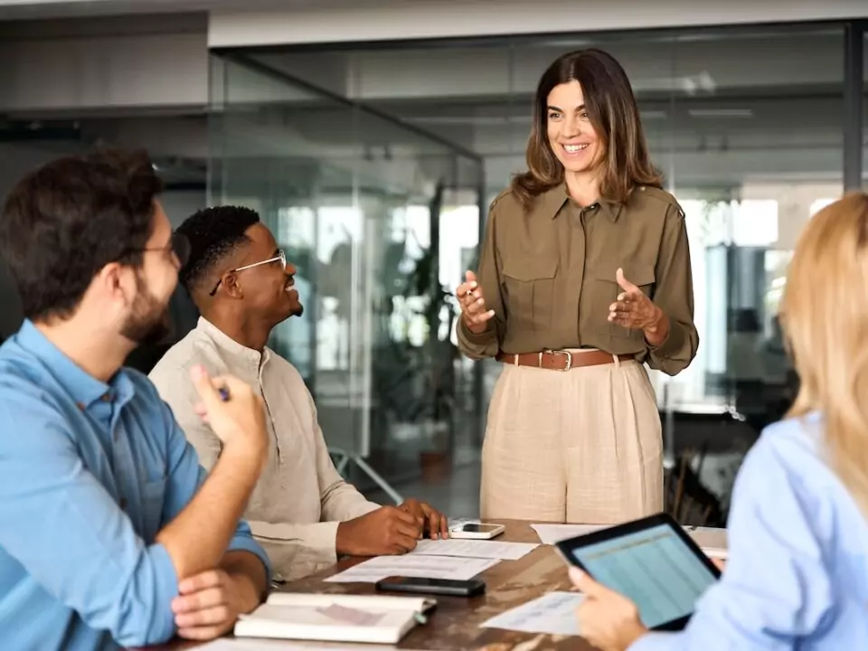 franchise vendor trends in 2025 businesswoman tablet warehouse